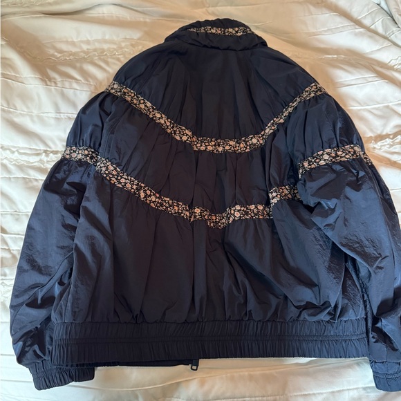 Free People Navy Floral Jacket, XS, Like New, We The Free collection - Picture 3 of 3
